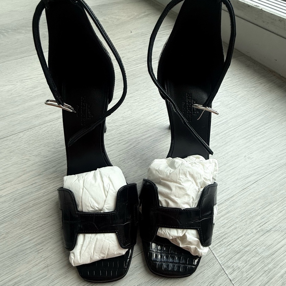 HERMES BLACK STRAPY ALLIGATOR HEELS